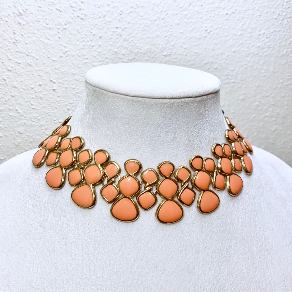 Retro enamel collar